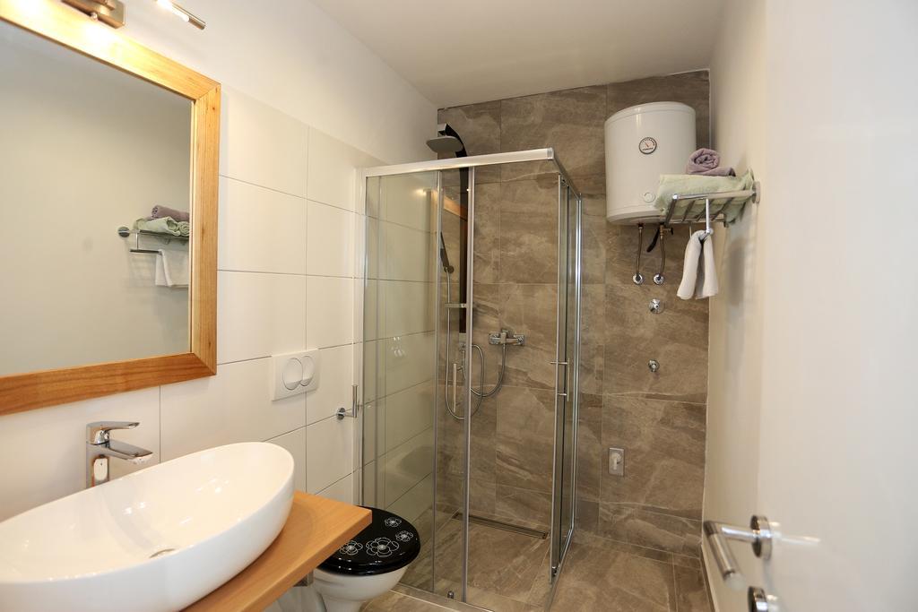 Apartments Ivan Spadina Tisno Luaran gambar