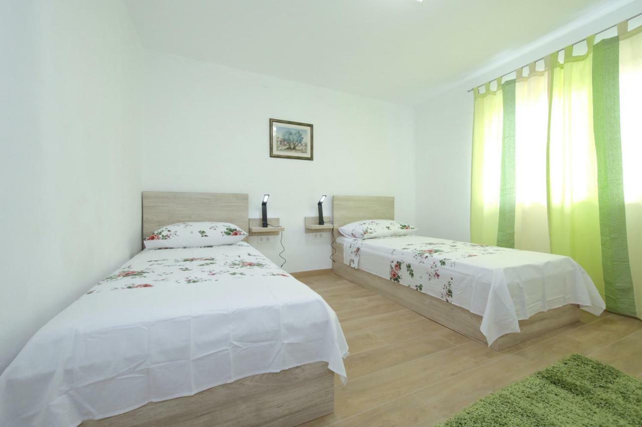 Apartments Ivan Spadina Tisno Luaran gambar