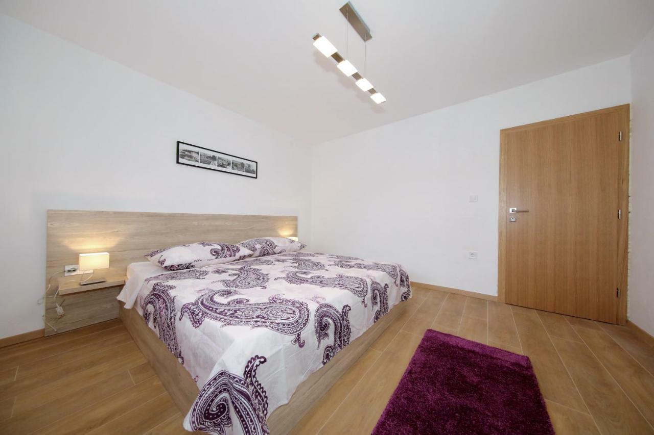 Apartments Ivan Spadina Tisno Luaran gambar